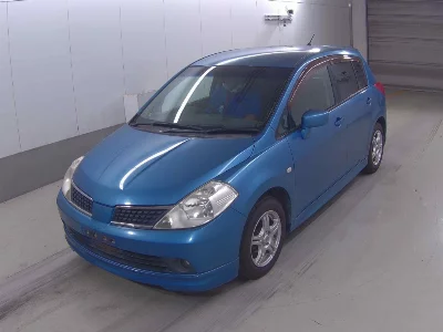 NISSAN TIIDA