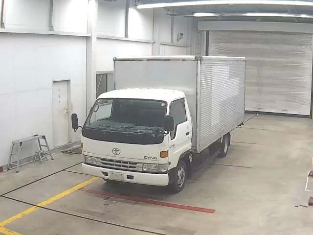 Toyota Dyna  с аукциона в Японии