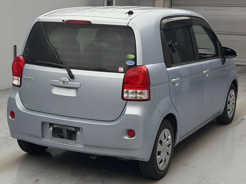 Toyota Porte  с аукциона в Японии