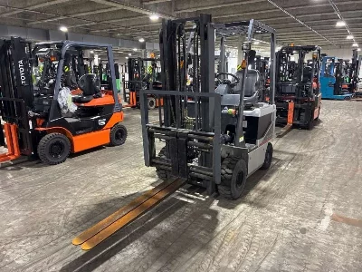 NISSAN  FORKLIFT 