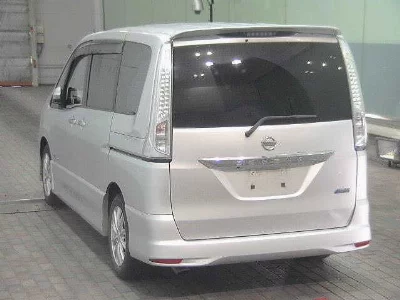 NISSAN SERENA