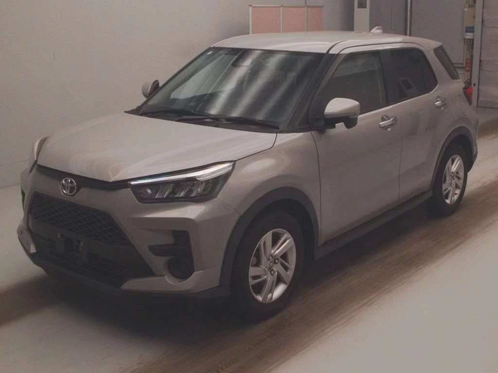 Toyota Raize  с аукциона в Японии