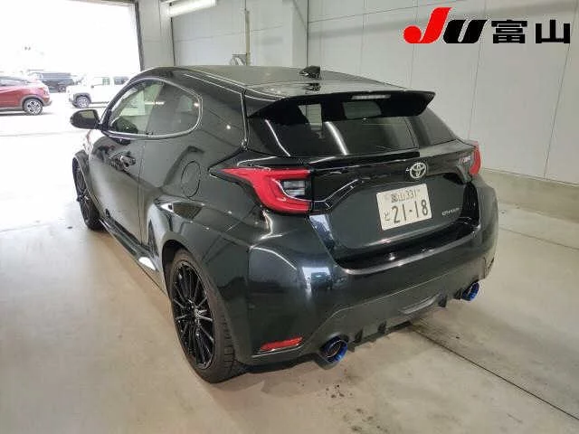 Toyota Yaris  с аукциона в Японии