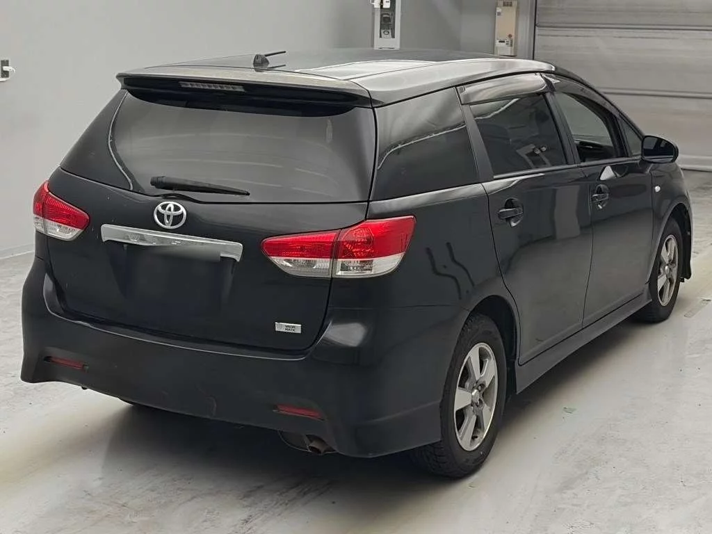Toyota Wish  с аукциона в Японии
