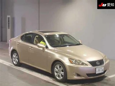LEXUS IS