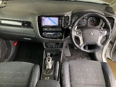 MITSUBISHI OUTLANDER PHEV
