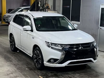 MITSUBISHI OUTLANDER PHEV