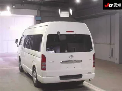 Toyota HiAce Commuter