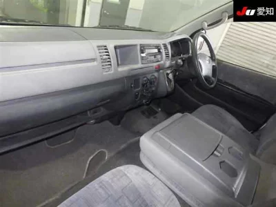 Toyota HiAce Commuter