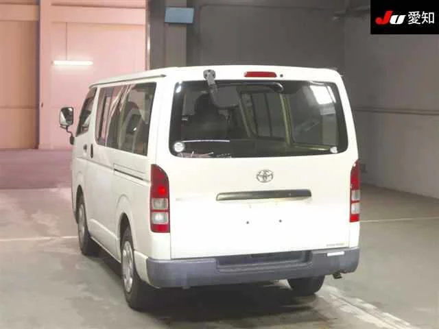 Toyota RegiusAce  с аукциона в Японии