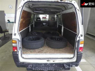 MITSUBISHI DELICA VAN