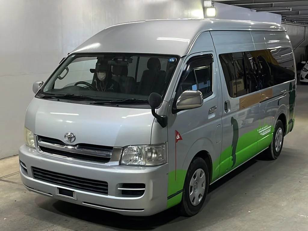 Toyota HiAce  с аукциона в Японии