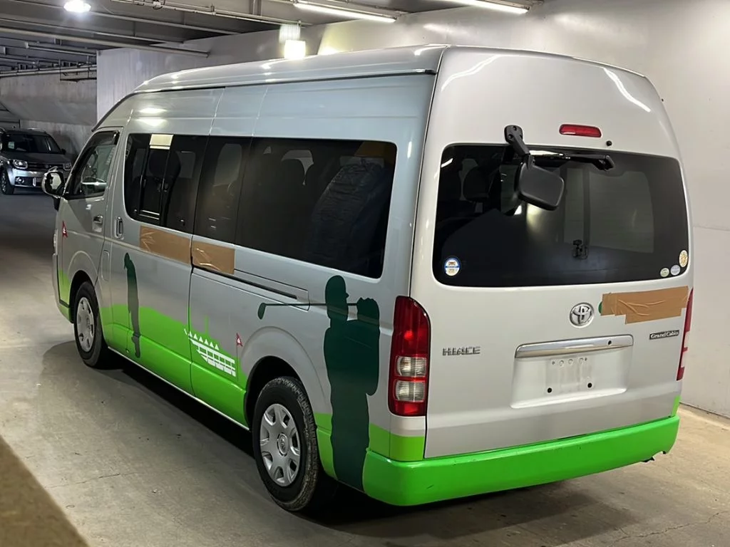 Toyota HiAce  с аукциона в Японии