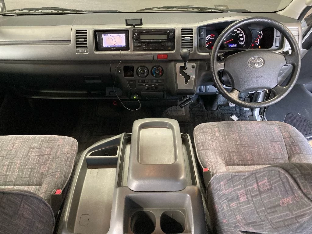 Toyota HiAce  с аукциона в Японии