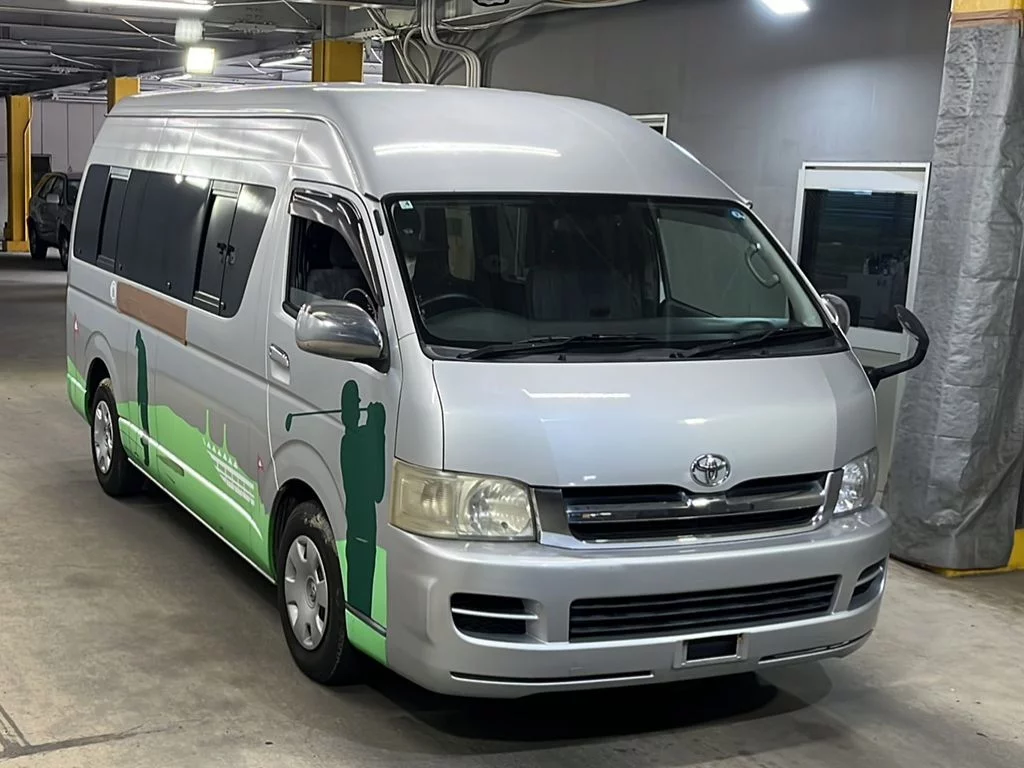 Toyota HiAce  с аукциона в Японии