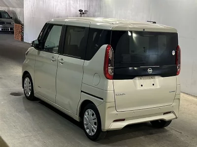 NISSAN ROOX
