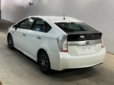 Toyota Prius PHV