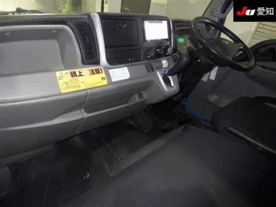 MITSUBISHI CANTER
