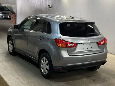 MITSUBISHI RVR