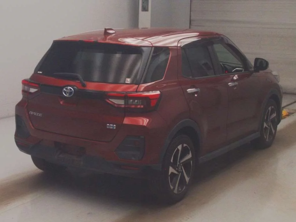Toyota Raize  с аукциона в Японии