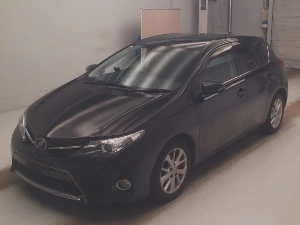 Toyota Auris  с аукциона в Японии