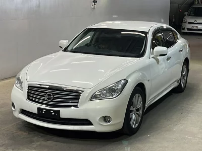 NISSAN FUGA