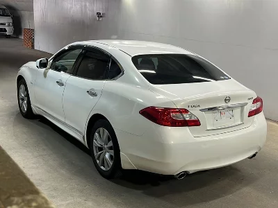 NISSAN FUGA