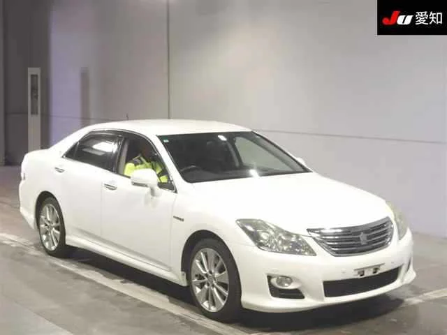 Toyota Crown  с аукциона в Японии