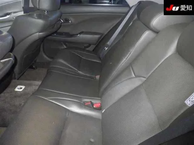 Toyota Crown  с аукциона в Японии
