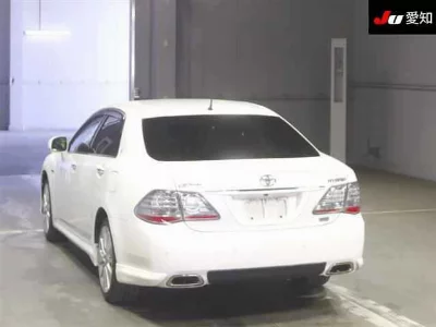Toyota CROWN HYBRID
