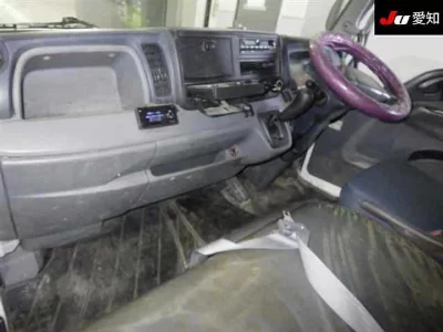 MITSUBISHI CANTER
