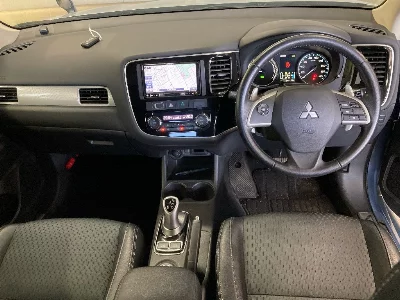 MITSUBISHI OUTLANDER PHEV