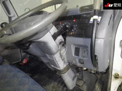MITSUBISHI CANTER