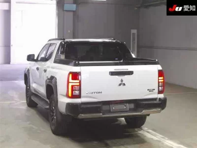 MITSUBISHI TRITON
