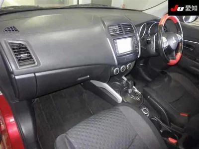 MITSUBISHI RVR