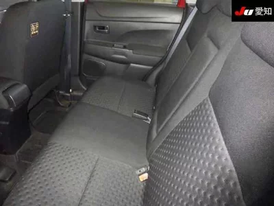 MITSUBISHI RVR