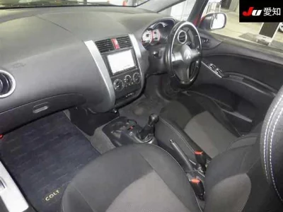 MITSUBISHI COLT