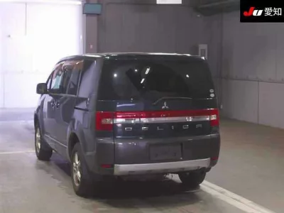 Mitsubishi Delica D:5