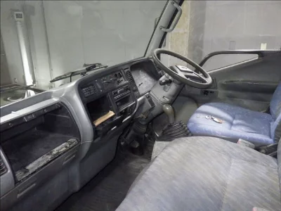 MITSUBISHI CANTER