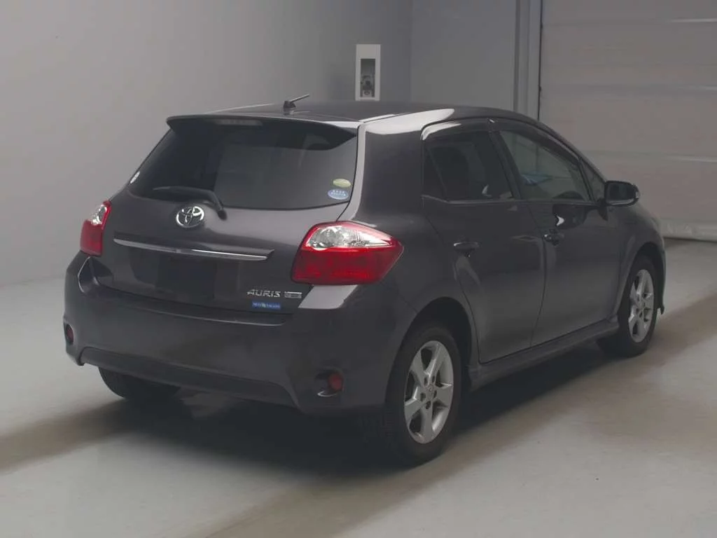 Toyota Auris  с аукциона в Японии