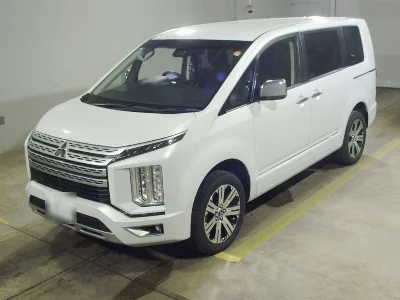 Mitsubishi Delica D:5