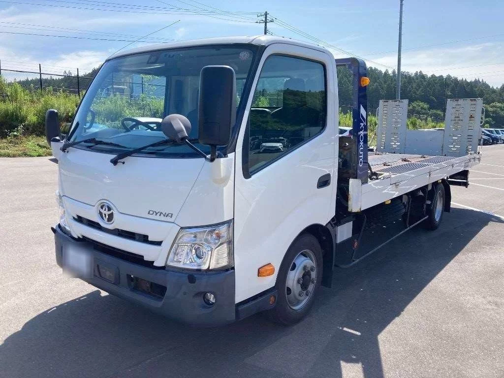 Toyota Dyna  с аукциона в Японии