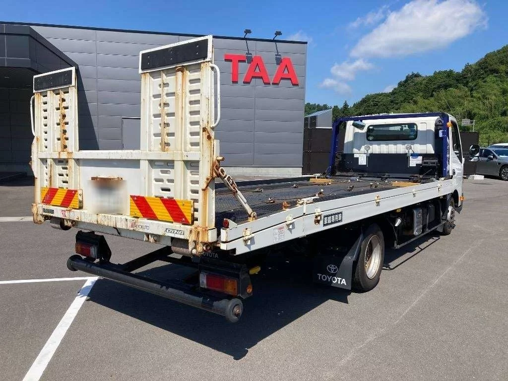 Toyota Dyna  с аукциона в Японии