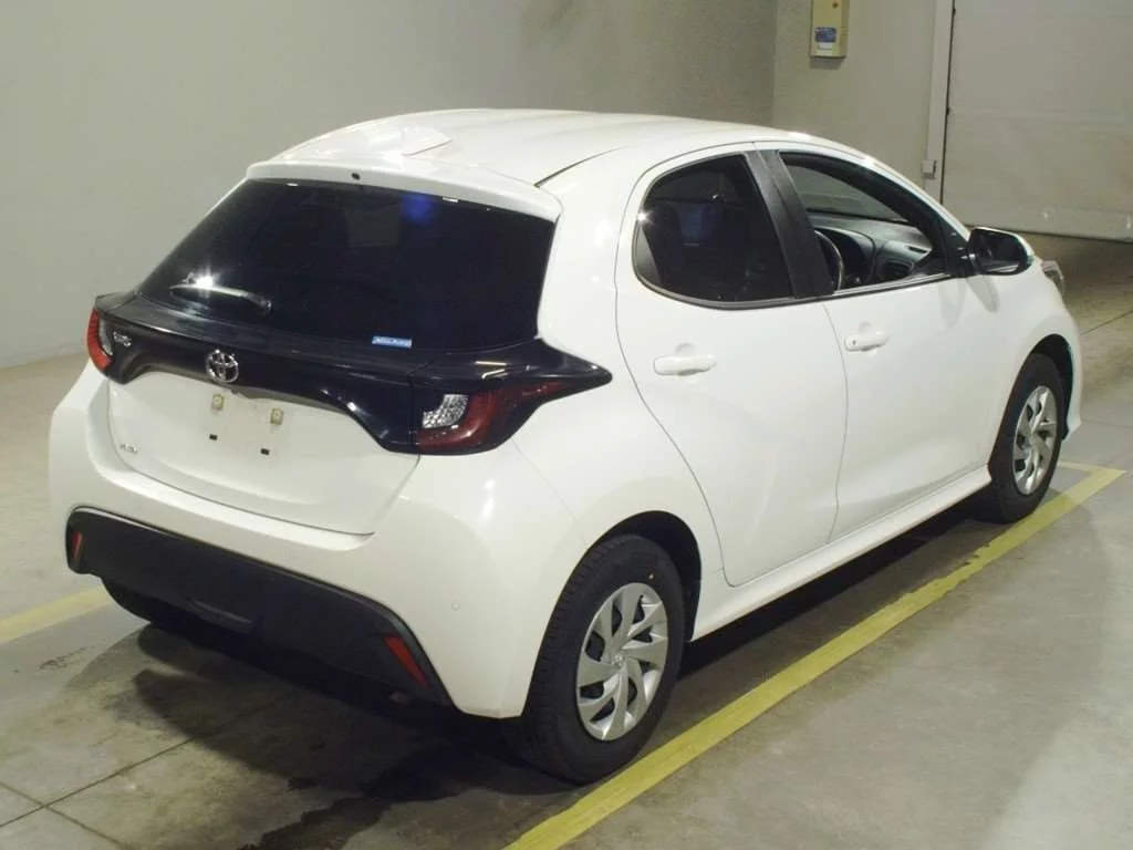 Toyota Yaris  с аукциона в Японии