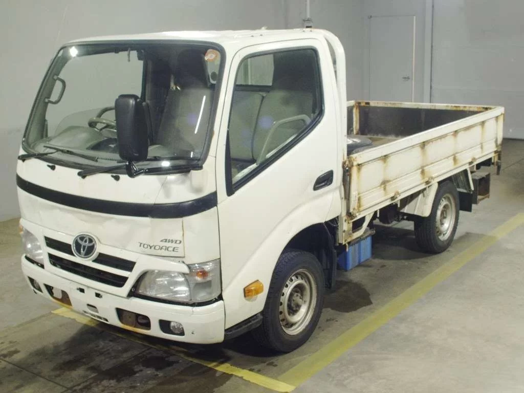 Toyota ToyoAce  с аукциона в Японии