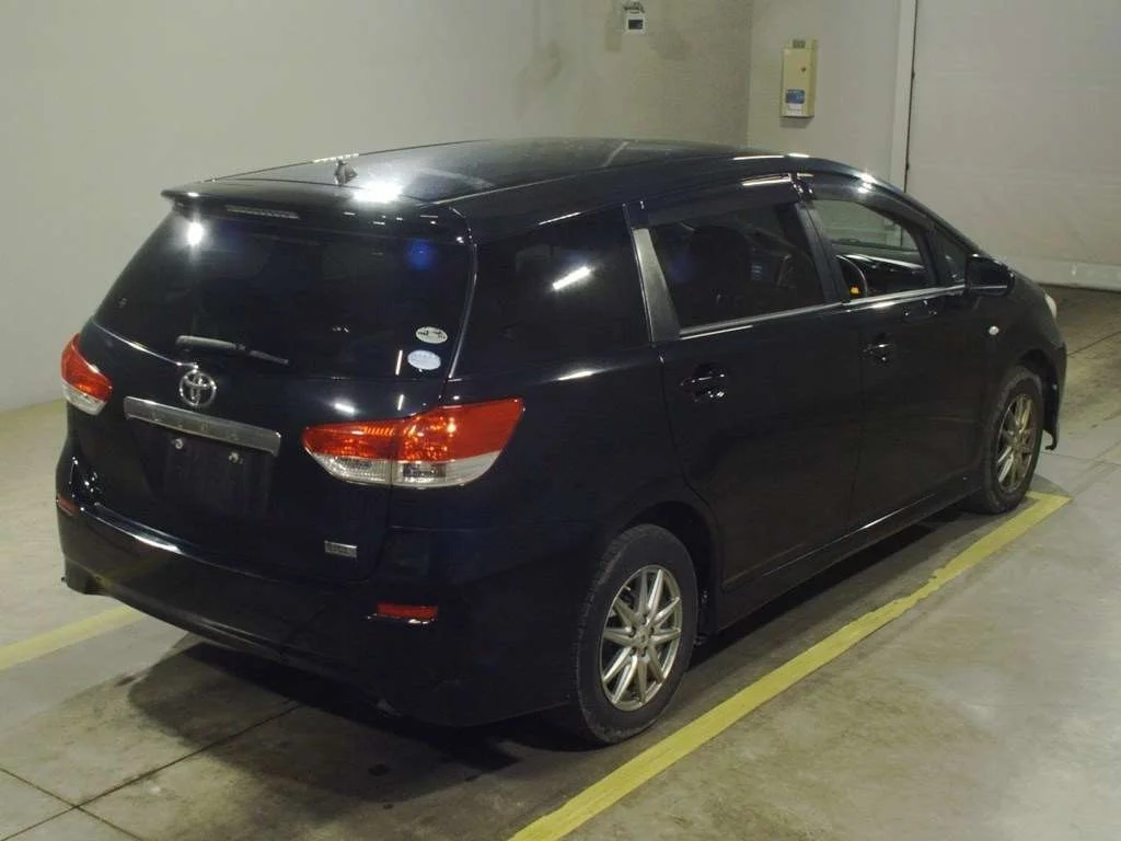 Toyota Wish  с аукциона в Японии