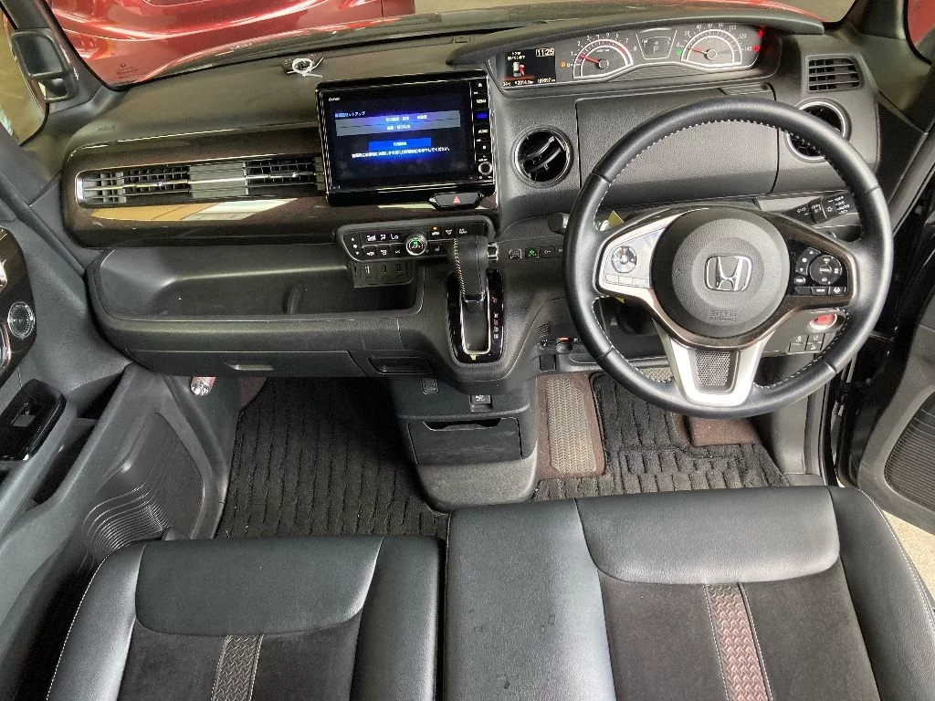 Honda N BOX CUSTOM  с аукциона в Японии