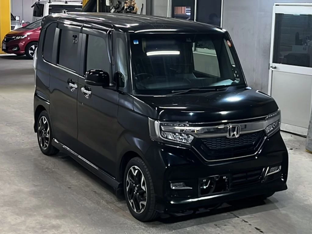 Honda N BOX CUSTOM  с аукциона в Японии