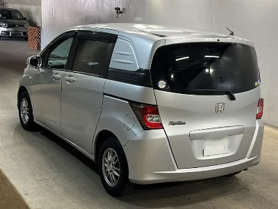 Honda Freed Spike