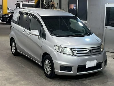 Honda Freed Spike